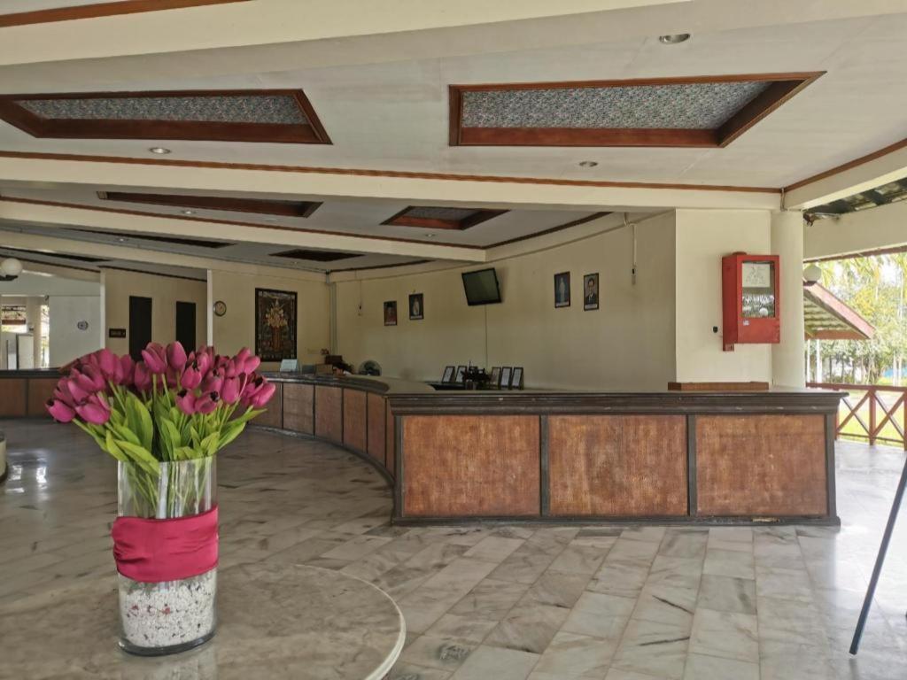 Oyo 89972 Borneo Paradise Beach Hotel Kota Kinabalu Exterior foto