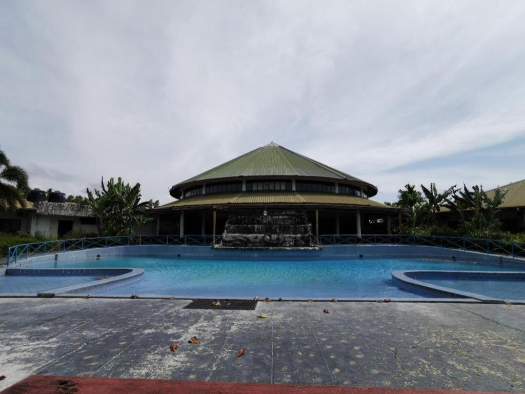 Oyo 89972 Borneo Paradise Beach Hotel Kota Kinabalu Exterior foto