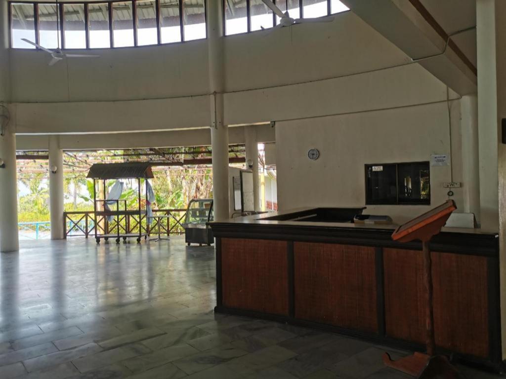 Oyo 89972 Borneo Paradise Beach Hotel Kota Kinabalu Exterior foto