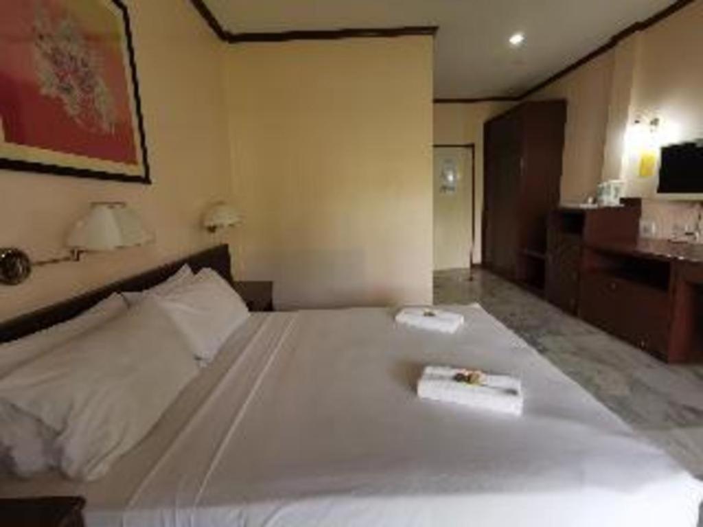 Oyo 89972 Borneo Paradise Beach Hotel Kota Kinabalu Exterior foto